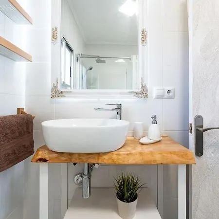 Karimar, A Pasos De La Playa, Next To The Apartment Torremolinos